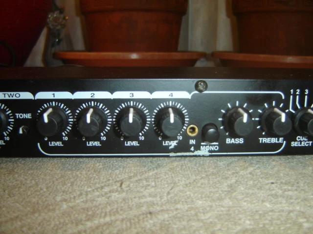 Rolls RM74, Mix Mate 2, Microphone Stereo Source Mixer, Preamp, Rack - Image 3 of 4