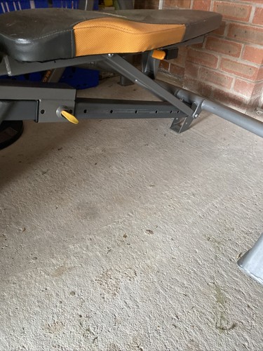 York Fitness weight bench and Bar With Weights - Picture 6 of 7