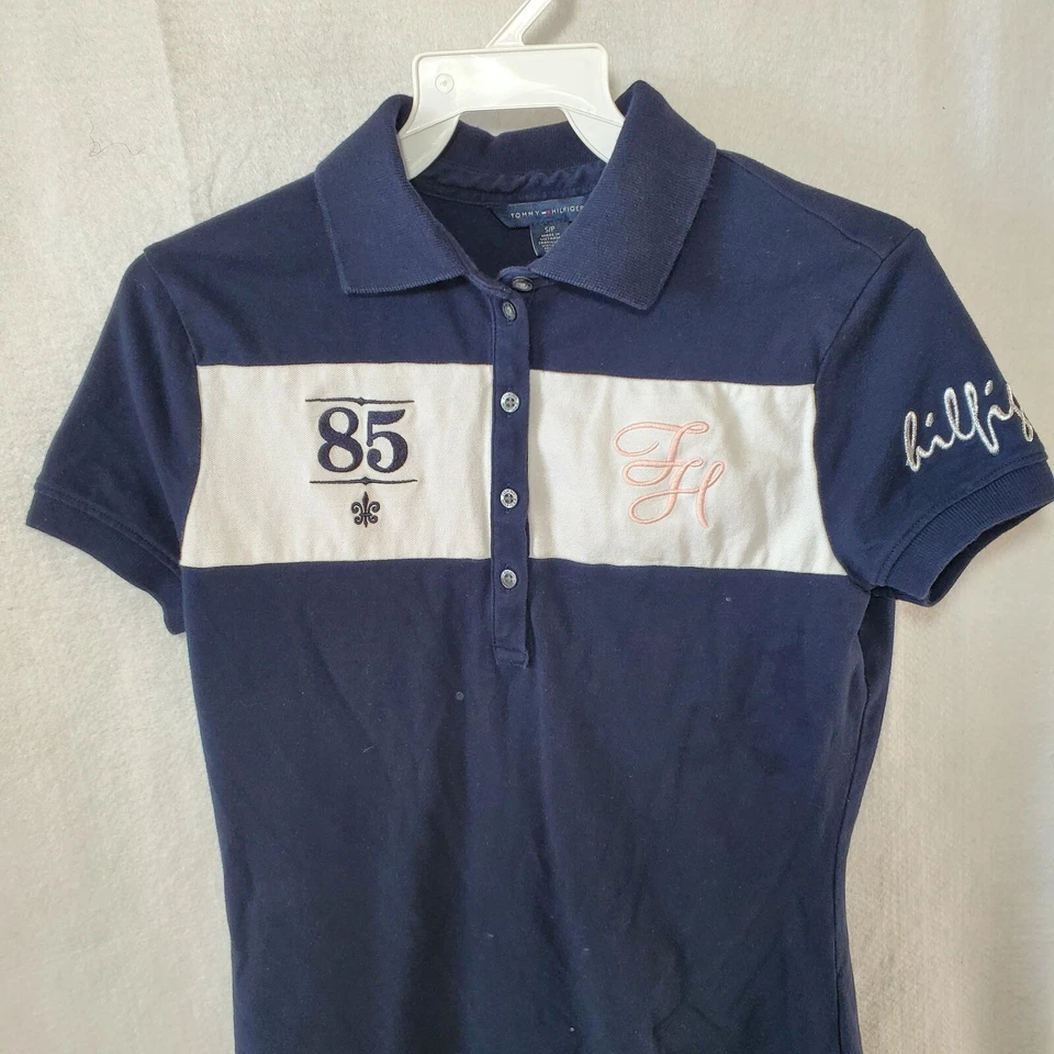 Polo Tommy Hilfiger para mujer talla pequeña  Foto 4 de 4