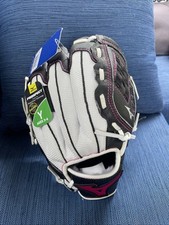 Mizuno Finch GPP1005F3 Youth 10" Softball Glove w/ PowerClose Tech RHT Ages 3-6