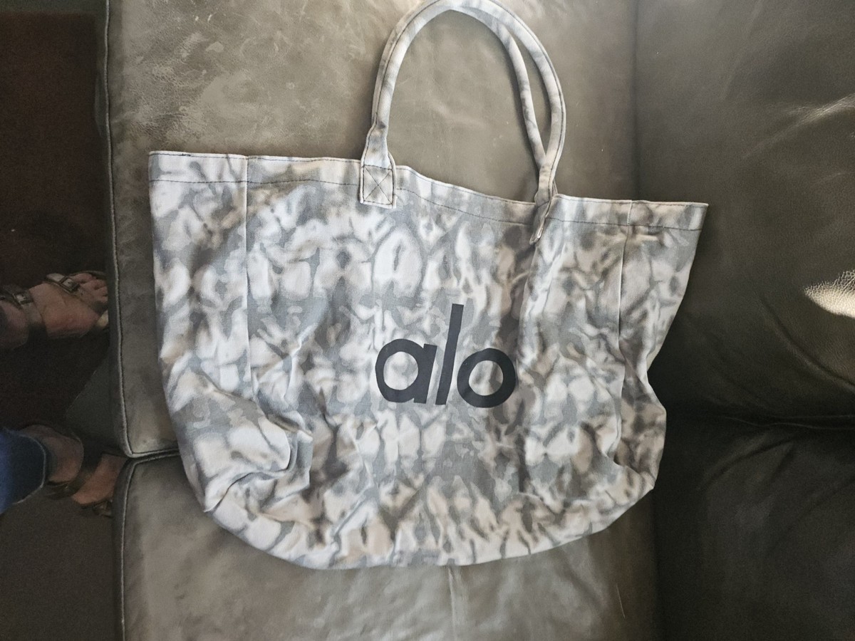 ALO Yoga Iconic Shopper Tote Grey Tie Dye Oversized Large Gym Bag
