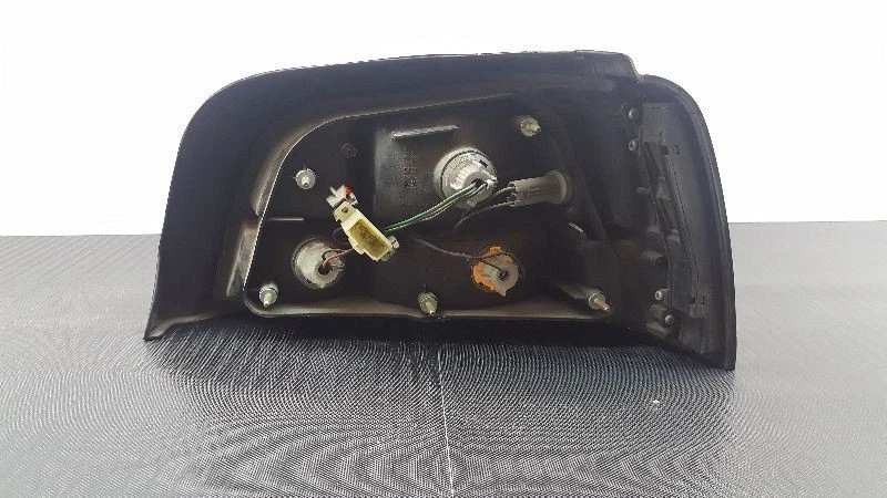 90 91 92 Isuzu Impulse Passenger Right Tail Light Lamp 94323018 - Image 4 of 4