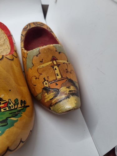 Souvenir wooden shoes from different places - Picture 6 of 13