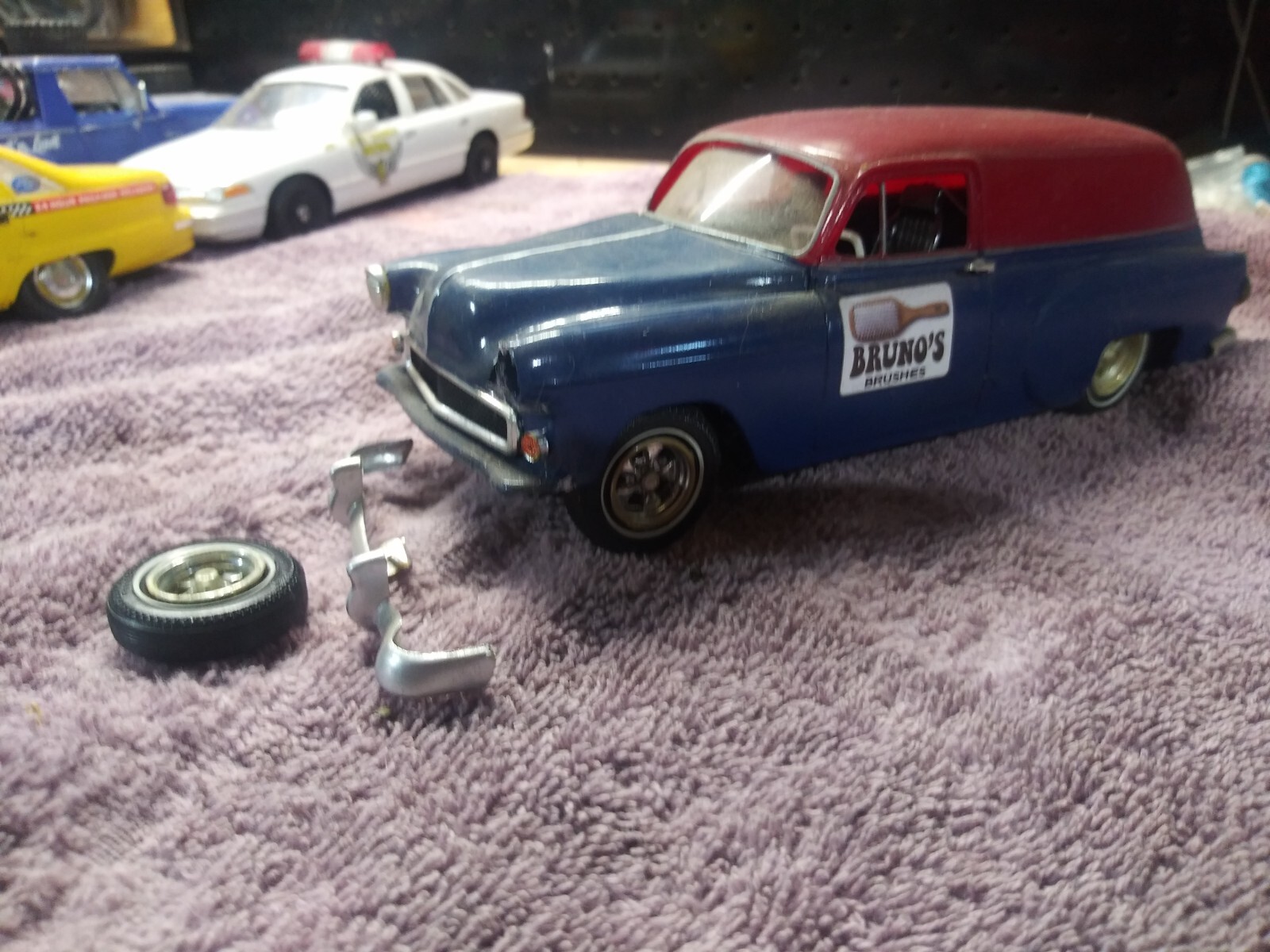 1/25th scale Model Car junkyard consisting of 11 models in various