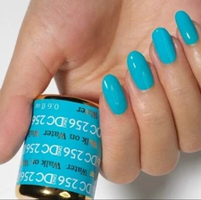 DND DC Soak Off Gel Polish + Matching Nail Lacquer - #256 Walk on Water