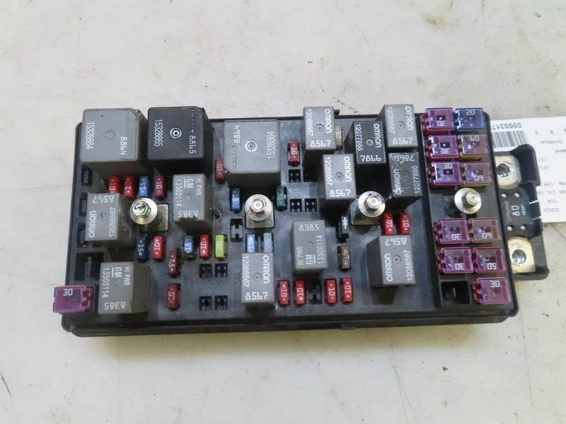 2009-2012 Chevrolet Malibu Fuse Box Engine VIN 0 8th Digit Without Opt NU6 OEM - Image 4 of 4