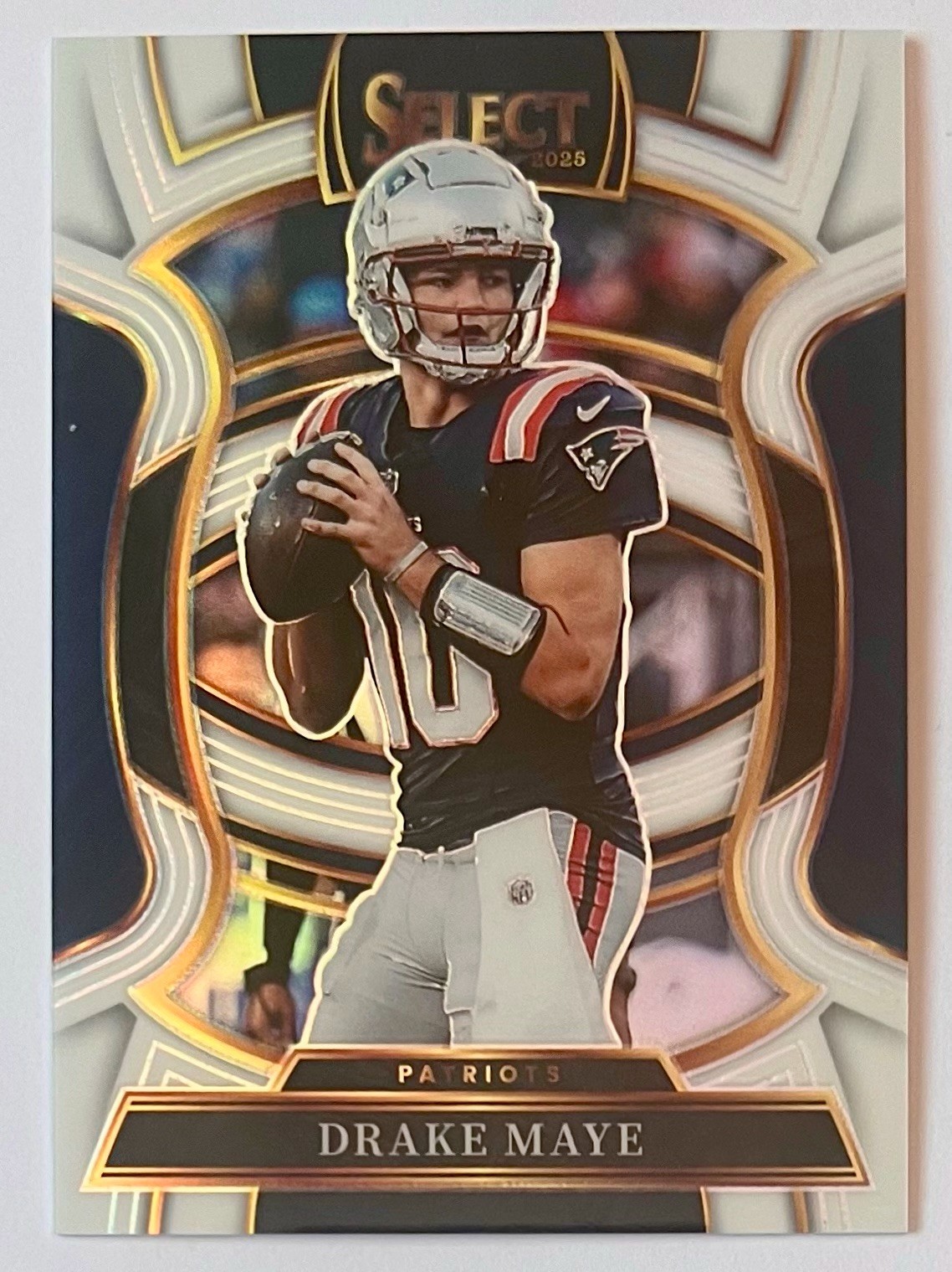 2025 Panini Select Drake Maye Case Hit Concourse Level #80 White Prizm #/35!