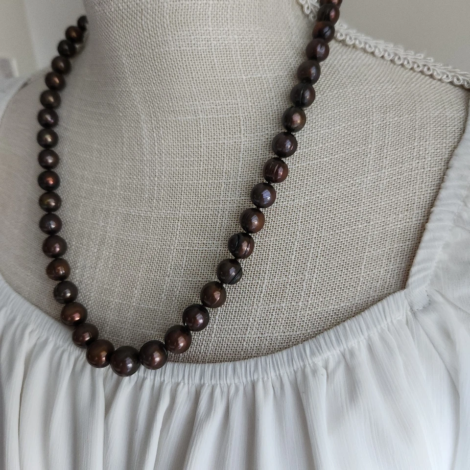 Vintage Chocolate Brown Freshwater Pearl Necklace 22" w/ Secure Push Clasp - Image 3 of 4