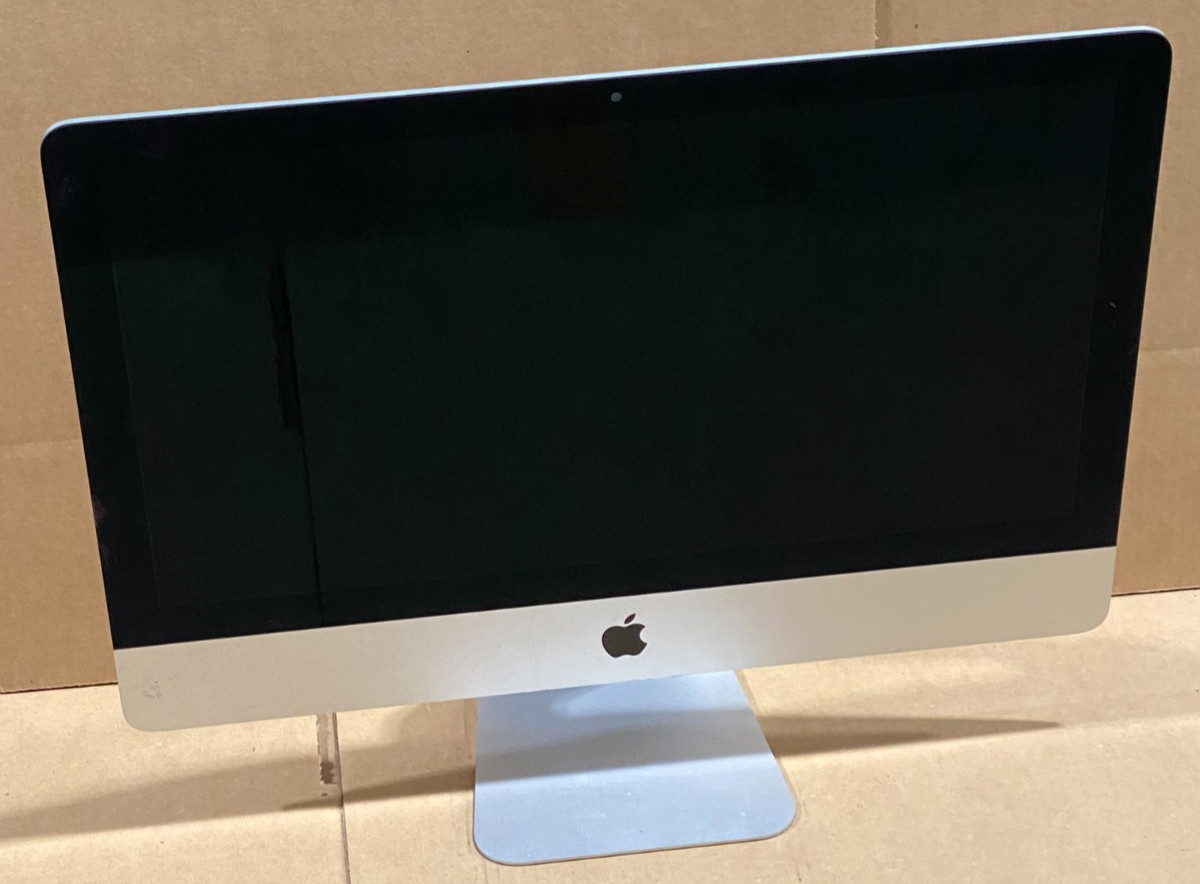 Apple iMac 21.5" A2116 2019 I3-8100 3.6GHz 8GB DDR4 1TB SSD Silver Fair/Dent