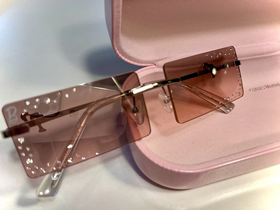 Gafas de sol Aldo x Barbie cuadradas rosa tintado estrás plata logotipo B '23 nuevas Foto 4 de 4
