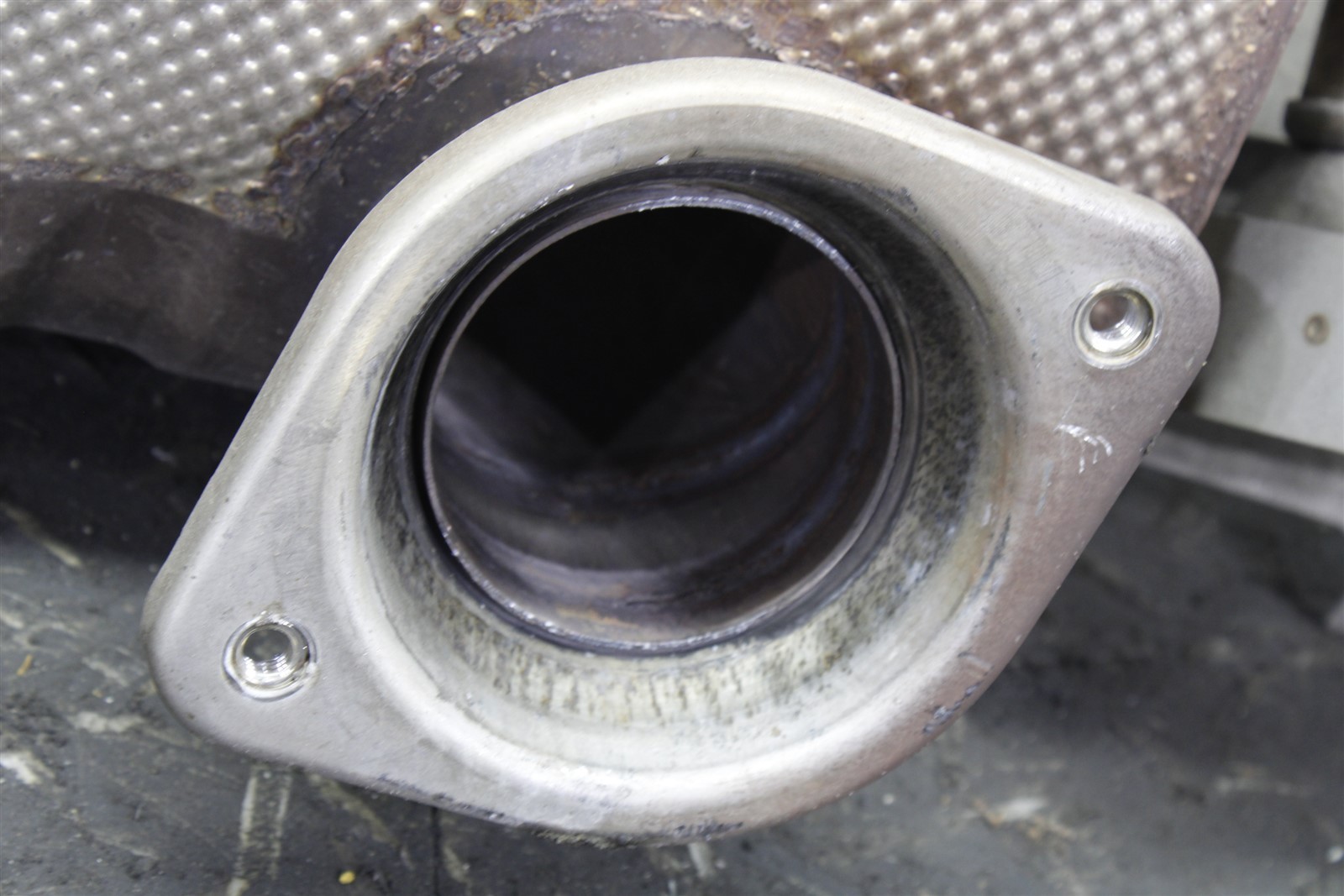 2020 Aston Martin Vantage Rear Exhaust Muffler Pipe 18-21