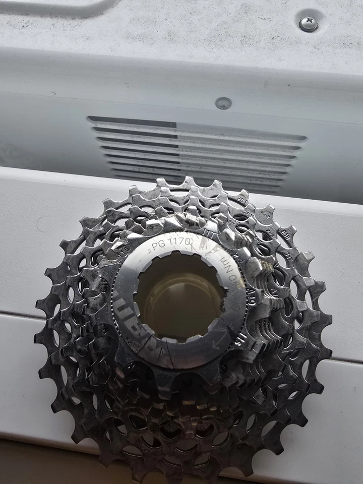 Take Off SRAM Force PG-1170 Road Cassette 11-28T 11-Speed Silver - Image 2 of 3