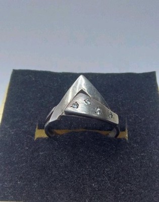 Ring pyramid 925 stamp natural zircon stones good condition