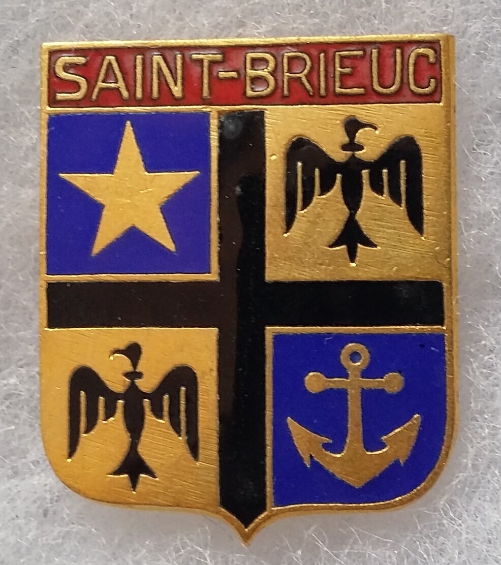 Insigne émaillé Saint-Brieuc – Boutonnière Sport N°26 – Vintage France