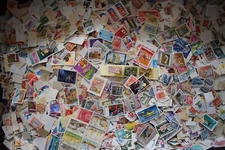 2500 LOT OF VINTAGE FOREIGN STAMPS WORLDWIDE STAMP OFF PAPERS