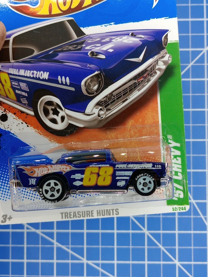 Hot Wheels - Treasure Hunt - Blue '57 Chevy - New on Card 1:64