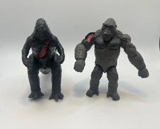 2020 GODZILLA VS KONG SET OF 2 ACTION FIGURES WOUNDED KING KONG GODZILLA TOHO