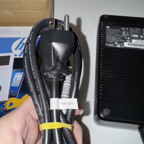 Genuine HP Smart 230W AC Adapter US Laptop Power Supply - AT895AA#ABA - Picture 6 of 7