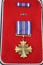 USA Vietnam era Distinguished Flying Cross comp in its box medal.