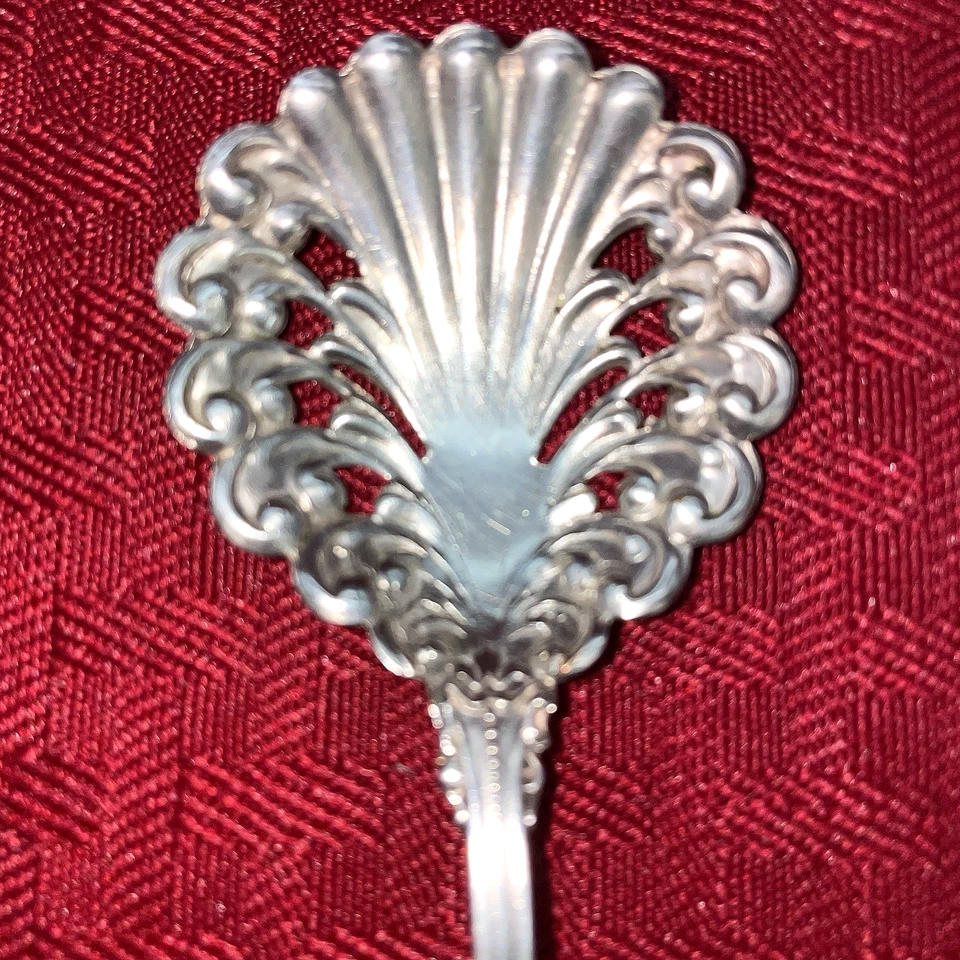 CUCHARA DE ALMENDRA PERFORADA ESTERLINA VINTAGE R. BLACKINTON AND CO Foto 3 de 4