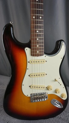 Fender Stratocaster サンバースト MADE IN JAPAN Fender Stratocaster 2017 - Sunburst Made in Japan | eBay