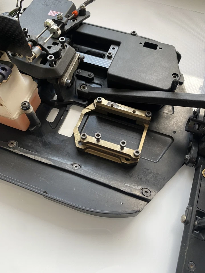 HB Racing D819RS nitro (For Parts) buggy Associated Mugen TLR Xray Hot Bodies - Image 3 of 4