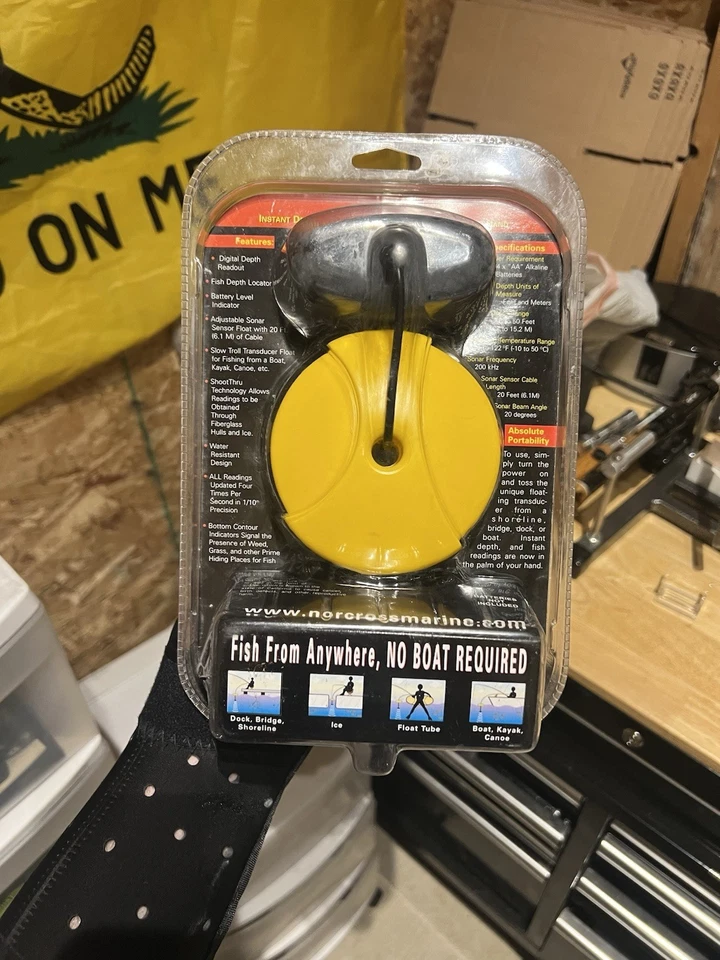 Radio Shack Exclusive Portable Fish Finder Hawk Eye New in Package - Image 3 of 4