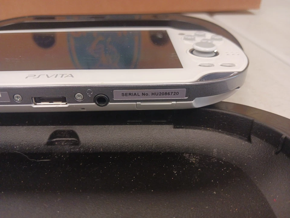 SONY PlayStation PS Vita PCH-1001 Cristal White Handheld Console, Case, Games - Image 3 of 4