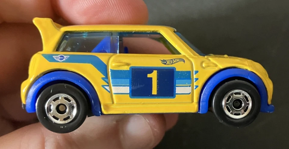 Yellow Mini Cooper S Challenge - Hot Wheels 2020 Flying Customs 1:64 Diecast NM - Image 4 of 4