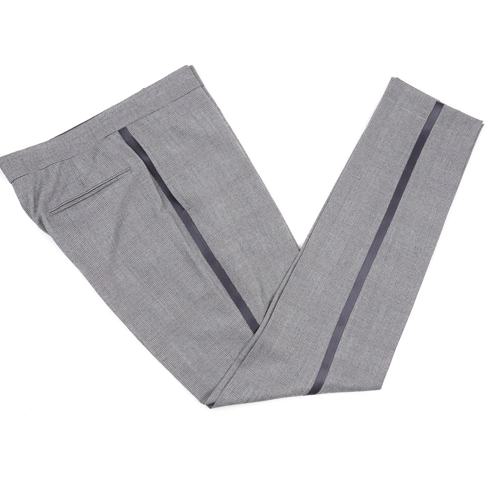 Esmoquin Brunello Cucinelli ligero de franela de lana con solapas de pico 40R (UE 50) Foto 2 de 4