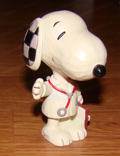 Peanuts by Jim Shore, SNOOPY MEDICAL PROFESSIONAL Miniature (6010119) - Picture 10 of 12