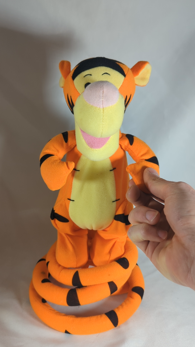 Where are you tigger?(限定295部) Amazon.com: Disney Classics Friends Large 13.5-Inch Plush