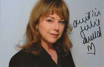 Authentique autographe sur photo : Julie Arnold ( 12,5 x 19 )