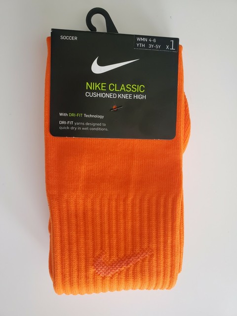 nike classic cushioned knee high socks
