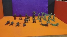 Vintage Hard Plastic Toy Soldiers Lot