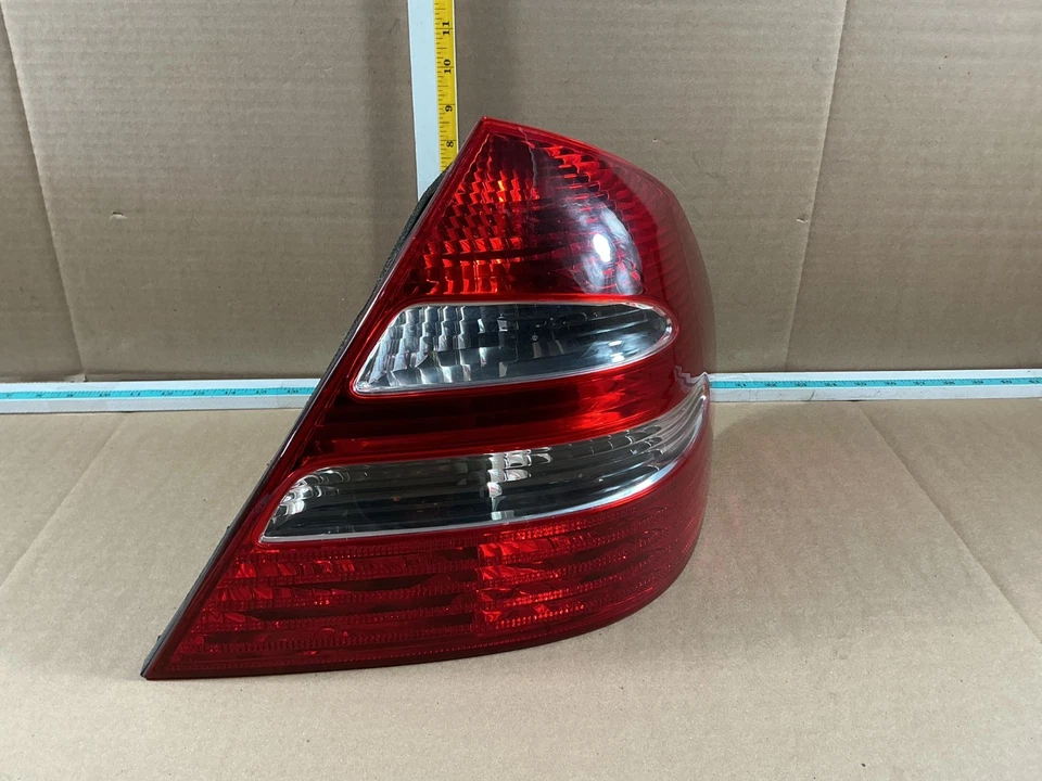 Conjunto de luz trasera derecha mercedes-benz e500 2003-2009 a2118200464 fabricante de equipos originales Foto 2 de 4