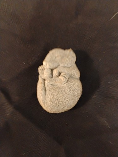 Sandicast Vintage Skulptur der schlafenden Maus entworfen von der Künstlerin Sandra Brue,...