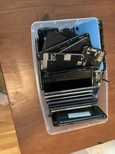 iPhone lot for parts or repair only PLEASE READ DESCRIPTION