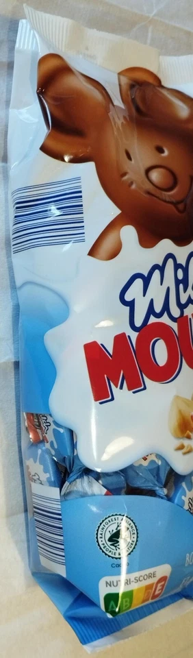 ISAURA Milk Mouse Milk Chocolate Hazelnut — 7.40oz Pack (210g) - Image 4 of 4