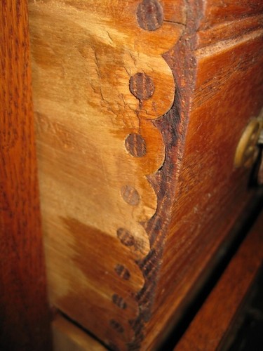 Antique Eastlake Dresser/Chest of Drawers 1890's w/ Knapp Drawer Joints - Picture 3 of 5