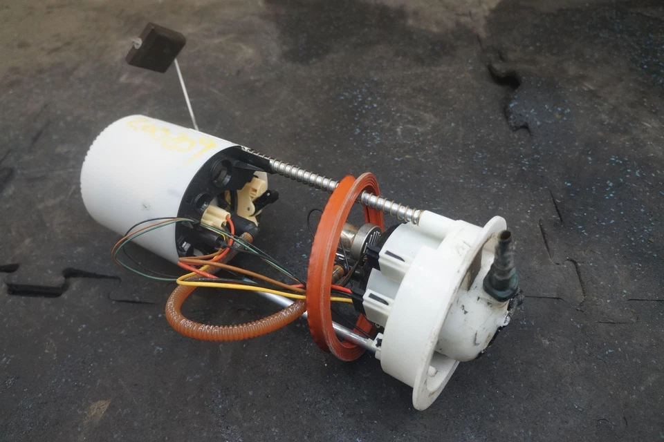 Gasoline Gas Fuel Tank Pump Sender Assembly 8R0919051H OEM Porsche Macan 2015-18 - Image 2 of 4