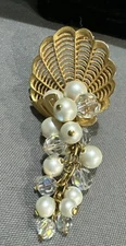 Clam Shell Brooch Pin with Pearl And Iridescence Stones Gold Toned Vintage Ocean