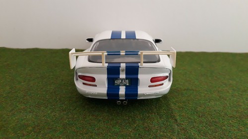 DODGE VIPER GTS-R 1997 blanc o 1/18 MAISTO 31845 voiture miniature de collection - Picture 7 of 10