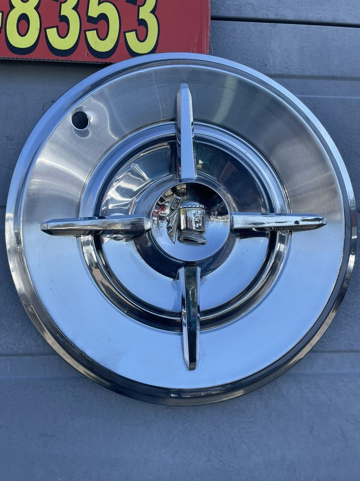 Dodge Royal Lancer 1957-58 usado tapacubos 14” raro fabricante original convertible hermoso conjunto de 4 Foto 3 de 4