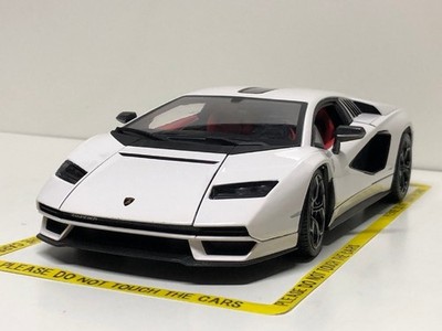 Maisto 1/18 Lamborghini Countach LPi 800-4 Diecast Model White Opening Parts