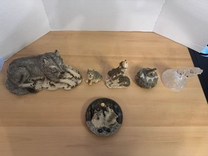 Lot of 6 Collection Wolf family Figurine