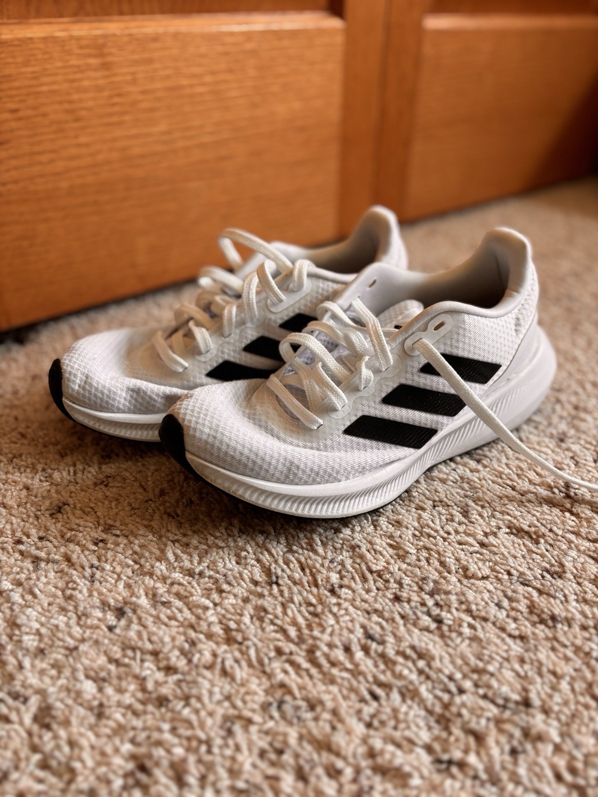 Adidas women’s white and black cloudfoam running shoes size U.S. 7.5 Adidas women’s white and black cloudfoam running shoes size U.S. 7.5