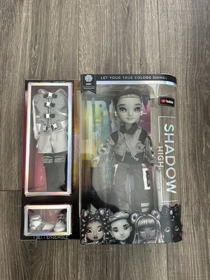 Shadow High Series 1 Ash Silverstone Greyscale Boy Fashion Doll 2 Outfits Damage