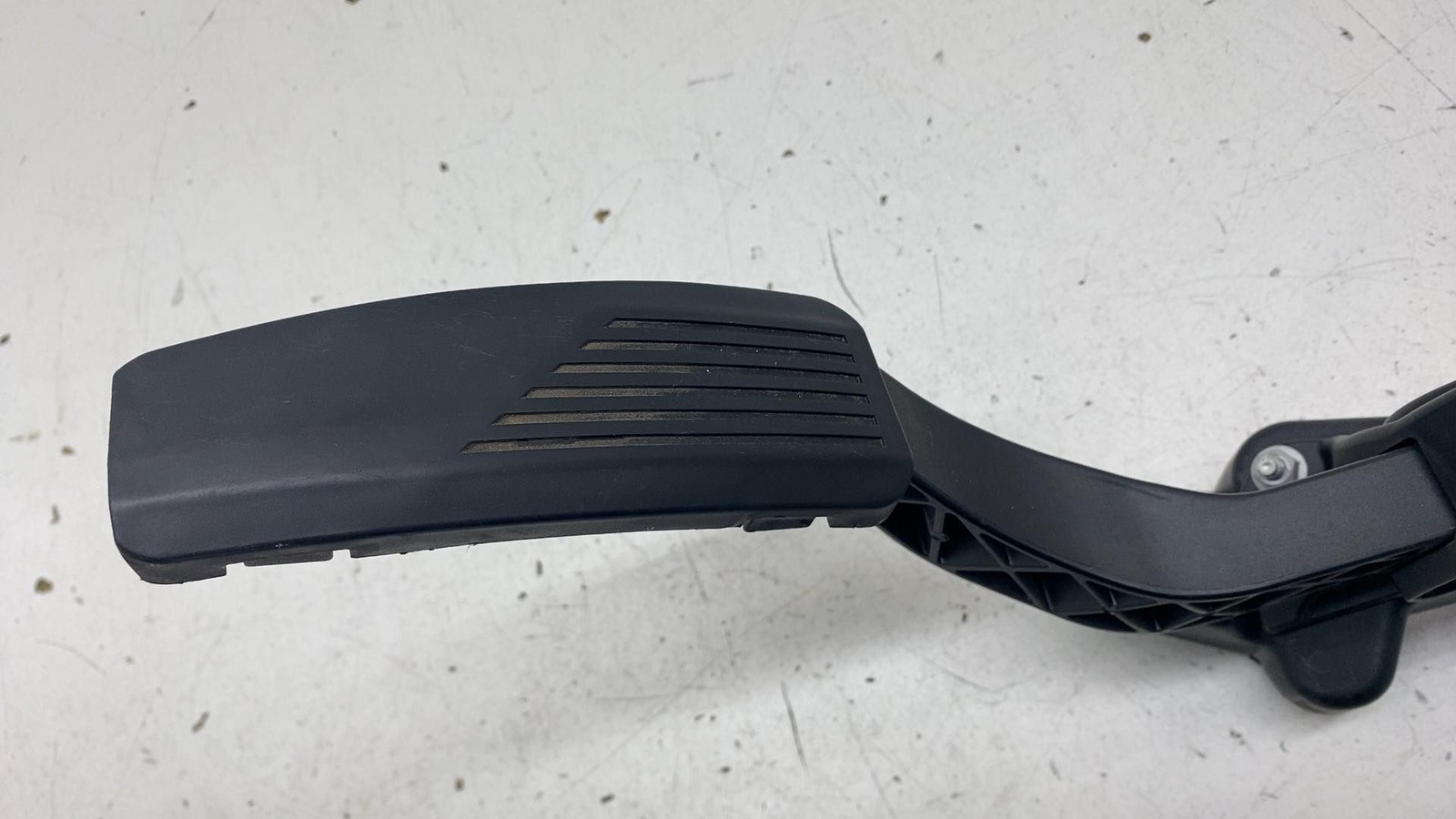 ⭕ 2014-2021 Maserati Ghibli Accelerator Gas Throttle Pedal Assembly 04861714AF