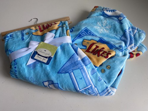 Gilmore Girls Blue Stars Hollow Luke's Lorelai & Rory 60"x70" Throw Blanket NEW